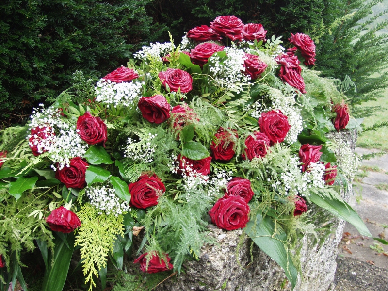 funeraire-PUGET THENIERS-min_roses-61203